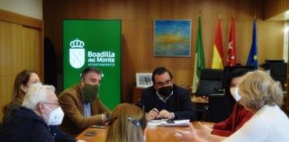 El Ayuntamiento de Boadilla del Monte se reúne con vecinos ucranianios anuncia una recogida de material para ayudar a Ucrania
