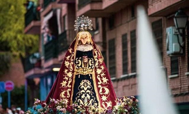 Procesion Virgen de la Soledad Boadilla del Monte foto Alberto Yuste