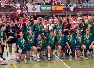ikasa balonmano femenido Boadilla del Monte tras conseguir el ascenso a Division de Honor Oro en Almeria