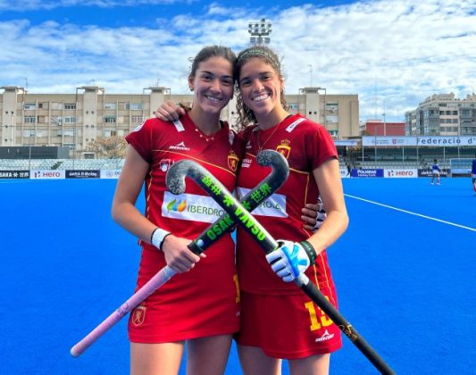 Flor y Coti Teves, jugadoras de la selección española de hockey y vecinas de Boadilla del Monte