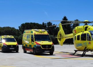 Vehículos de emergencia, ambulancias y helicóptero SUMMA112