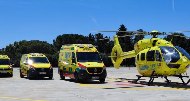 Vehículos de emergencia, ambulancias y helicóptero SUMMA112