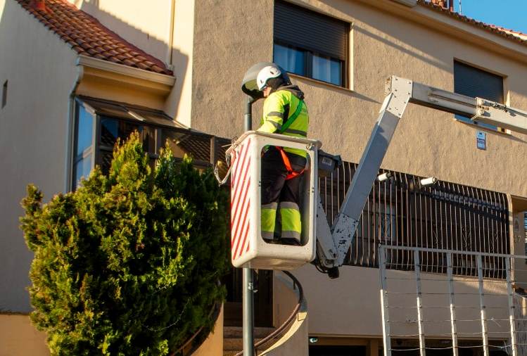 El Ayto. de Boadilla del Monte comienza a renovar el alumbrado en los sectores B, S y Las Eras Boadilla del Monte cambio de luces en calle de boadilla del monte