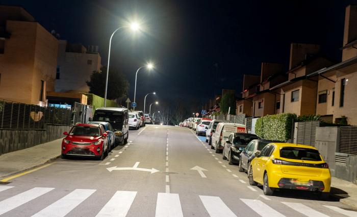 calle de Boadilla del Monte con luces led