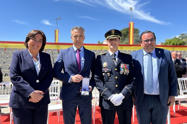 Carlos Novillo medalla de la Policía Local de Boadilla del Monte.