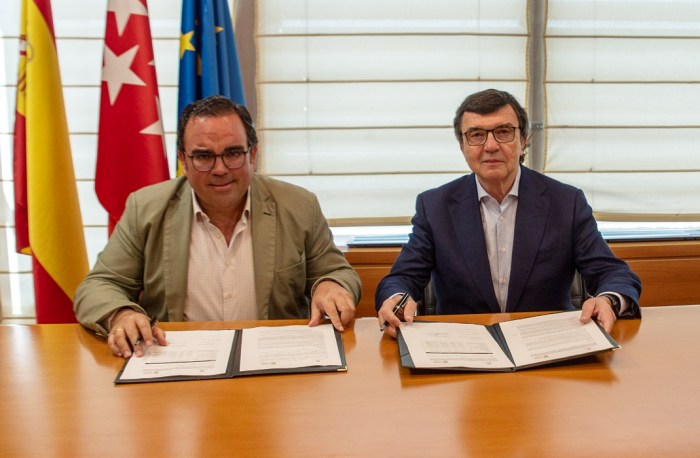 Firma del convenio Ayto Boadilla del Monte y Fundación Universidad Empresa abril 2024