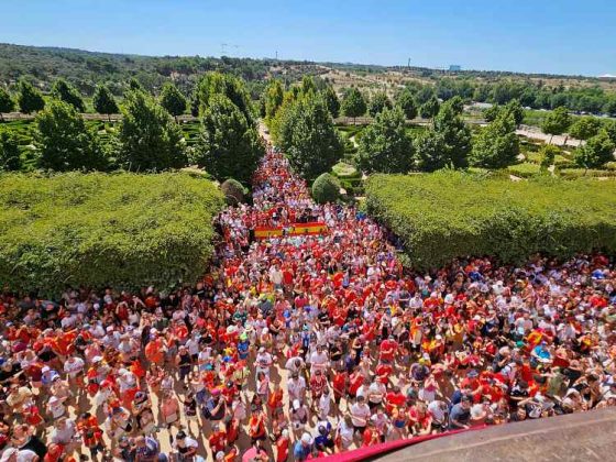 Boadilla del Monte Aficionados de Boadilla del Monte en el homenaje a Dani Carvajal y Joselu Mato 20 julio 2024 foto ARC Boadilladigital