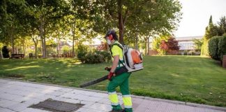 Las limpiezas de verano empiezan en las calles más transitadas del Sector B de Boadilla del Monte