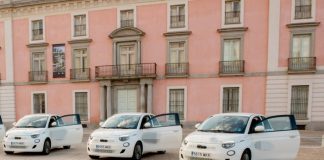 Palacio del Infante D. Luis Boadilla del Monte con coches de prestamo temporal septiembre 2024