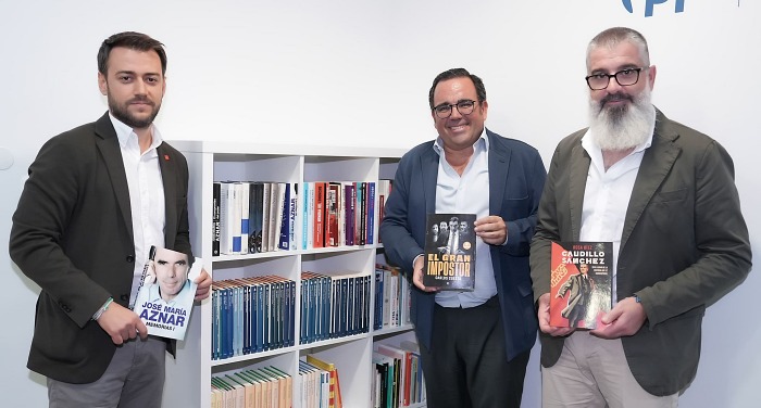 Biblioteca en la sede del Partido Popular de Boadilla del Monte octubre 2024