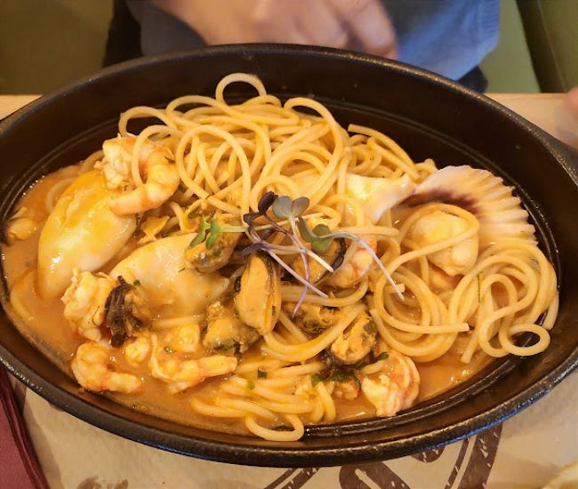 plato del restaurante La Poza en Boadilla del Monte autor Joaquin Navarro