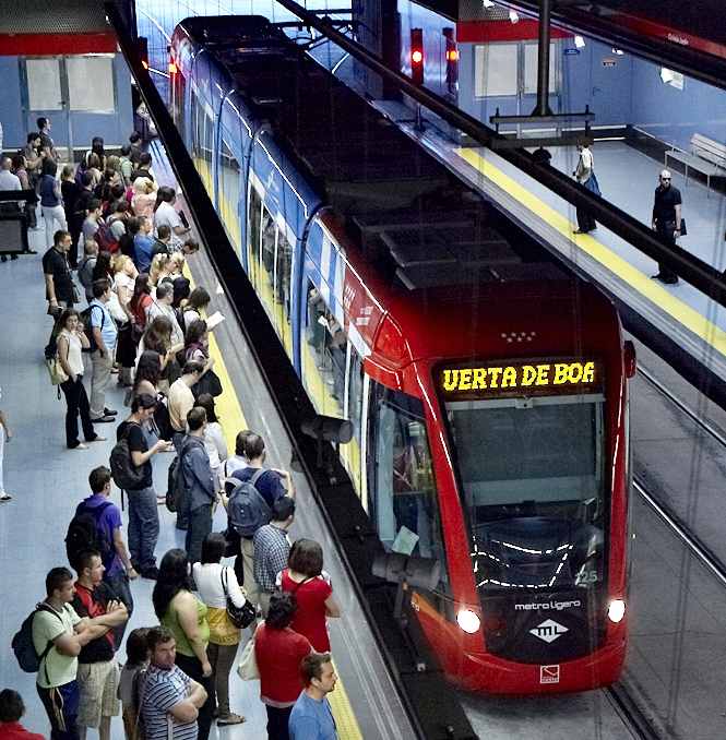 Metro Ligero Oeste estación de Colonia Jardin