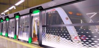 prototipo tren automático y pantallas en anden Linea 6 Metro de Madrid
