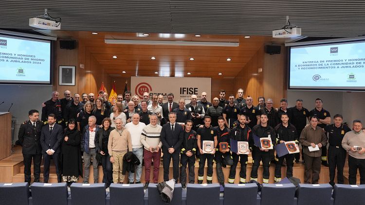 Reconocimiento a bomberos de la Comunidad de Madrid diciembre 2024