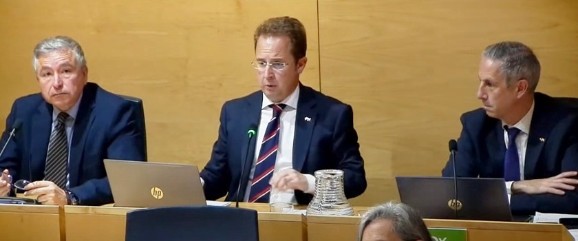 VOX Boadilla del Monte lamenta que el PP votase en contra de su propuesta sobre la familia Concejales de VOX en Boadilla del Monte Pleno Ayto. febrero 2025