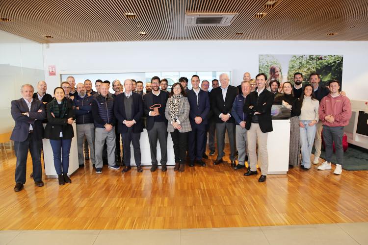 Volvo Ditevo Madrid tras recibir premio de Volvo Car España en Alcorcón 4 marzo 2025