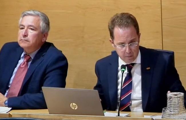 VOX Boadilla del Monte durante moción del cierre de la M-50 en mayo 2025
