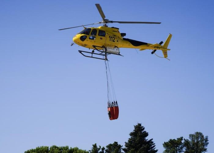 Helicóptero del 112 en labores contra incendios forestales en 2021