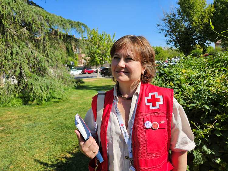 "Cruz Roja está ayudando en nuestro entorno, en nuestro barrio, en nuestro pueblo" (AUDIO) Monica Carvajal presidenta de la asamblea comarcial Sierra Oeste de Cruz Roja (Foto ARC Boadilladigital) 2025
