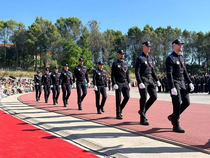 desfile de nuevos policias locales de Boadilla del Monte junio 2025