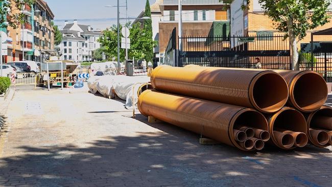 Juan Carlos I LA CALLE JUAN CARLOS I ESTARA AFECTADA HASTA EL 31 DE AGOSTO POR LAS OBRAS DE CAMBIO DEL COLECTOR DE SANEAMIENTO