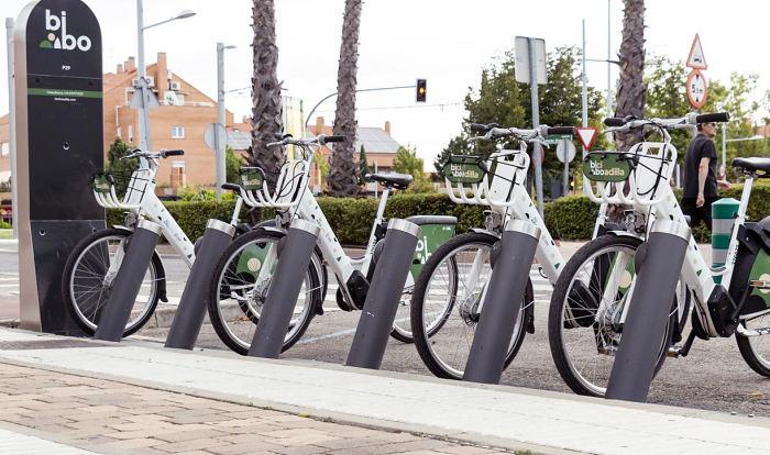 Nuevo cambio horario en el servicio de bicicletas eléctricas BIBO de Boadilla del Monte Bicicletas de BIBO servicio del Ayuntamiento de Boadilla del Monte agosto 2025