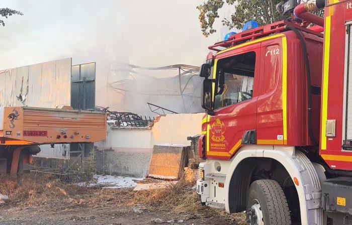bomberos comunidad de madrid en incendio en zona industrial de getafe agosto 2025