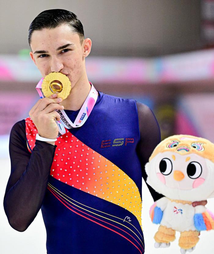 Patinador Guillerno Gómez con el oro mundial 20 octubre 2025 FOTO Raniero Corbelletti