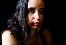 Mujer victima de violencia de genero