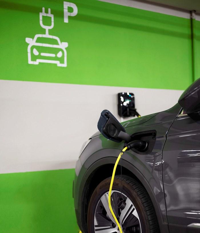 Carga bidireccional convierte tu coche eléctrico en una batería útil y ahorra en casa