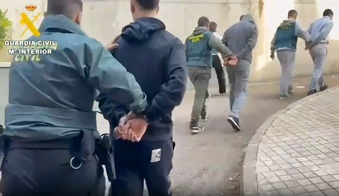 Detenidos por robos a personas mayores en sus viviendas de Las Rozas, Majadahonda y Salamanca