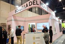Expositor del Ayuntamiento de Boadilla del Monte en FITUR 2026