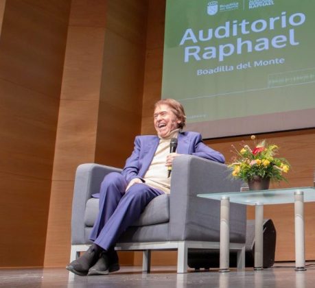 Raphael Raphael sonriente en su homenaje en Boadilla del Monte febrero 2026