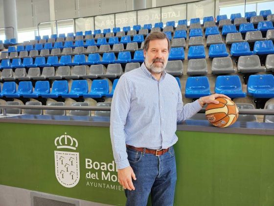 Alfonso Reyés Alfonso Reyes junto a las gradas del pabellon de Boadilla del Monte foto ARC Boadilladigital marzo 2026