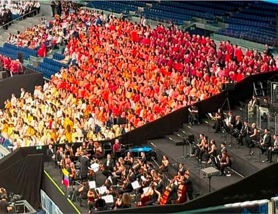 Papa León XIV El coro de los 1.000 del papa Leon XIV estadio Santiago Bernabeu 2026