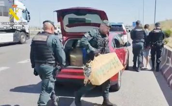 Guardia Civil interviene 107 kilos de hachís en el maletero de un coche en Boadilla del Monte