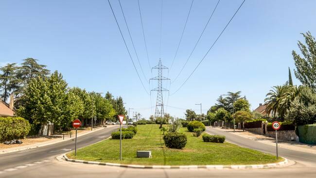 Boadilla del Monte da el primer paso para soterrar la línea de alta tensión entre Las Lomas y Majadahonda Boadilla del Monte da el primer paso para soterrar la línea de alta tensión entre Las Lomas y Majadahonda