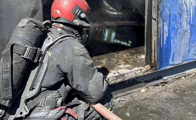 La Comunidad de Madrid pide al Estado el nivel máximo de emergencia por los incendios que ya han obligado a evacuar a más de 10.000 personas La Comunidad de Madrid pide al Estado el nivel máximo de emergencia por los incendios que ya han obligado a evacuar a más de 10.000 personas